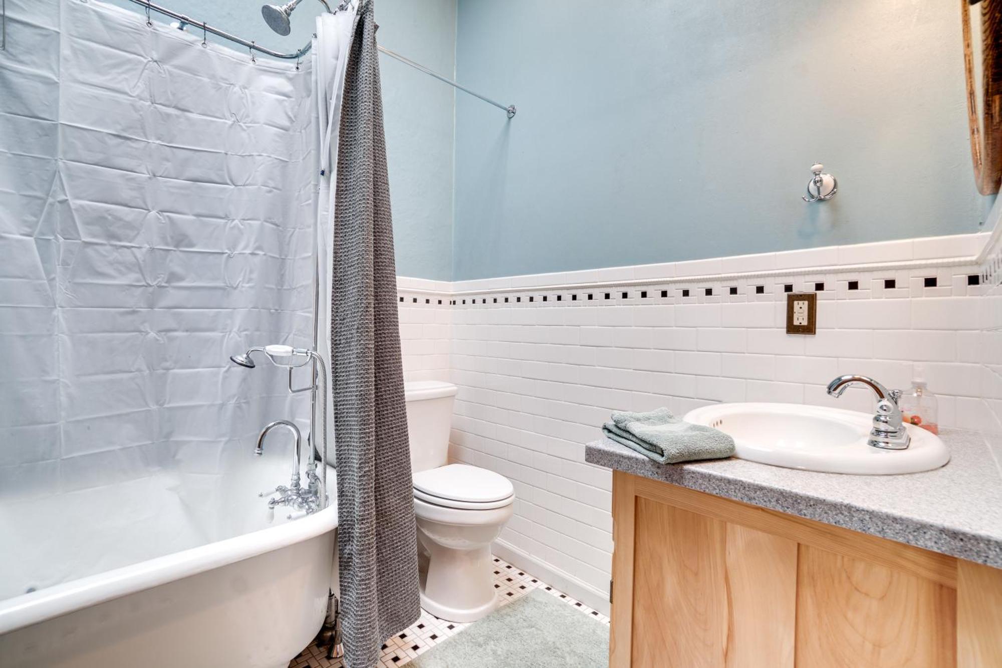 Vintage Downtown Laramie Apartment With Deck! Buitenkant foto